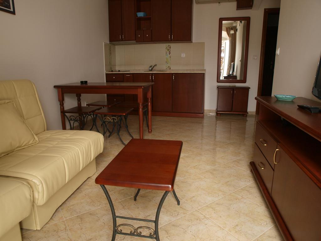 Apartments Obala Dragovic Petrovac Стая снимка