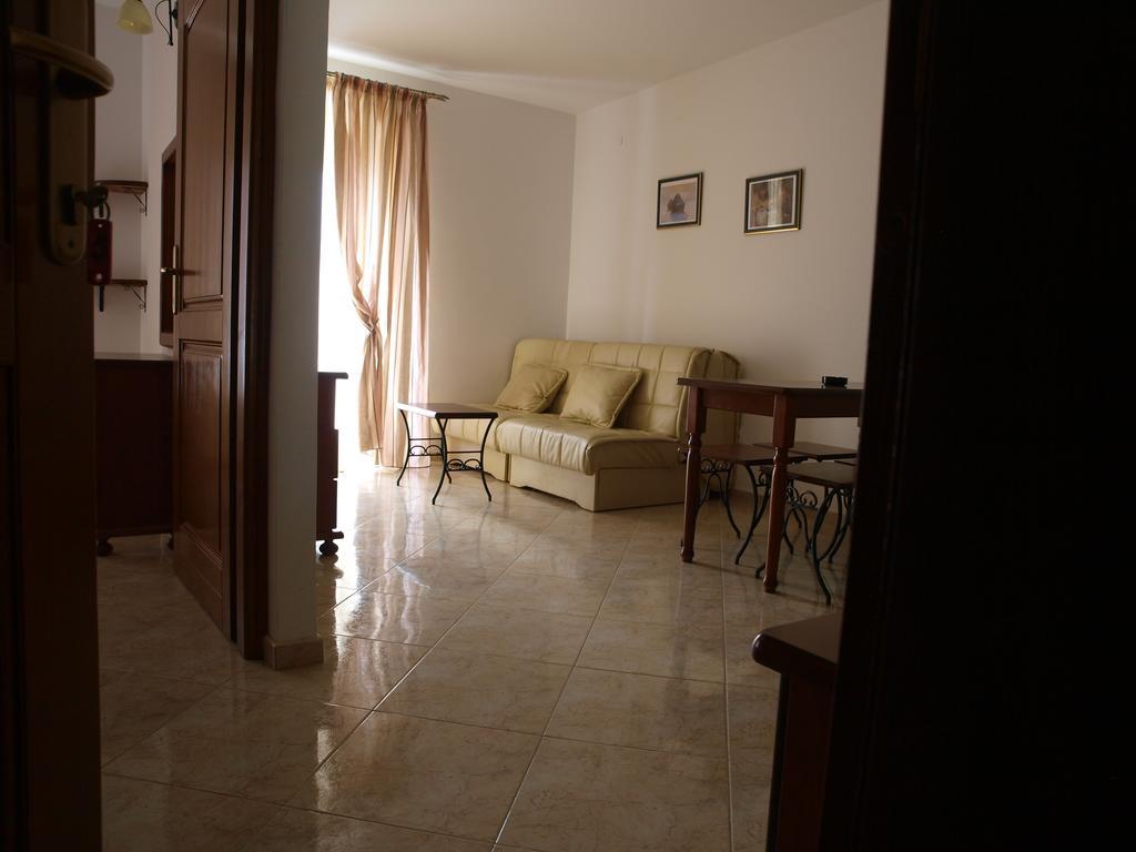 Apartments Obala Dragovic Petrovac Стая снимка