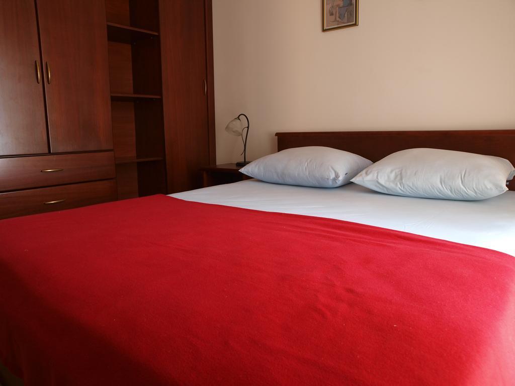 Apartments Obala Dragovic Petrovac Стая снимка