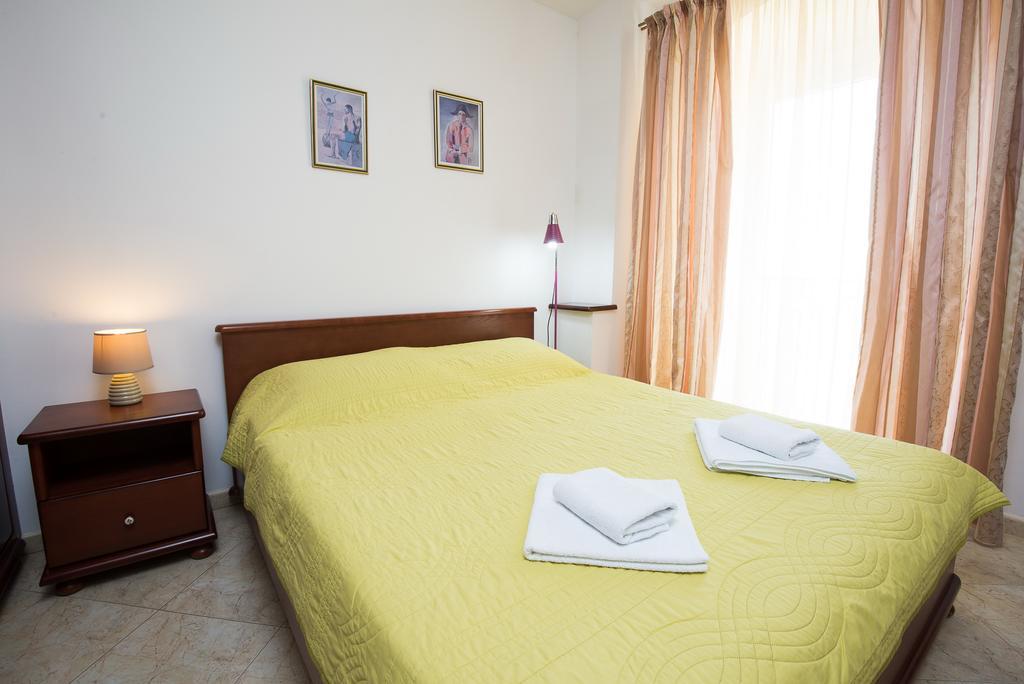 Apartments Obala Dragovic Petrovac Екстериор снимка