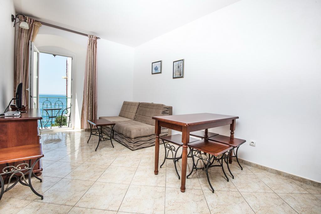 Apartments Obala Dragovic Petrovac Екстериор снимка