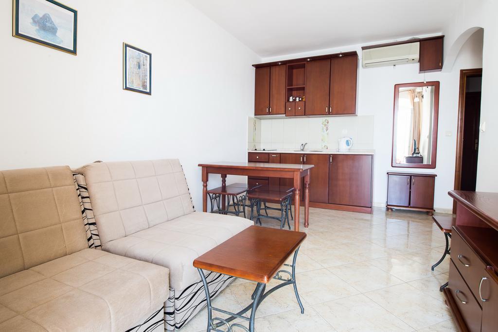 Apartments Obala Dragovic Petrovac Екстериор снимка